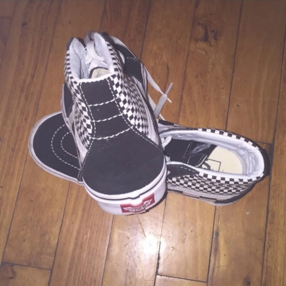 Vans - Picture 2 of 2